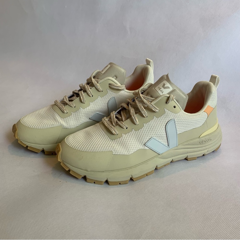 Vera DEKKAN Alveomesh in GRAVEL ICE Women’s Size 9 - Worn Once